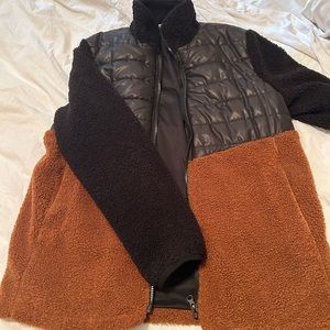 Great fall zipper puff and fluffy jacket. Super soft and comfortable!